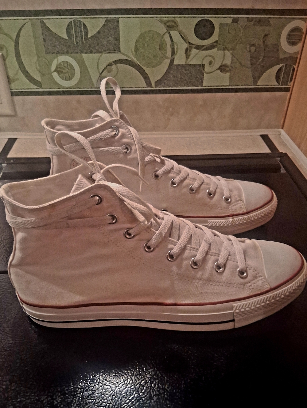 Converse Chuck Taylor All Star High Top - Optical White - Men’s 11 / Women’s 13 - Picture 3 of 7